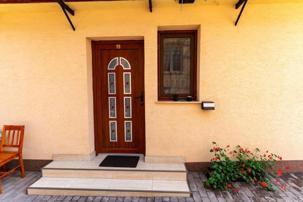 La Bebe 3 Daire Hunedoara Dış mekan fotoğraf